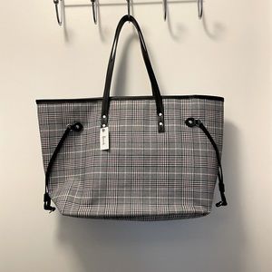 Harrod’s shoulder tote bag. Regular price £50. Never used. Brand new